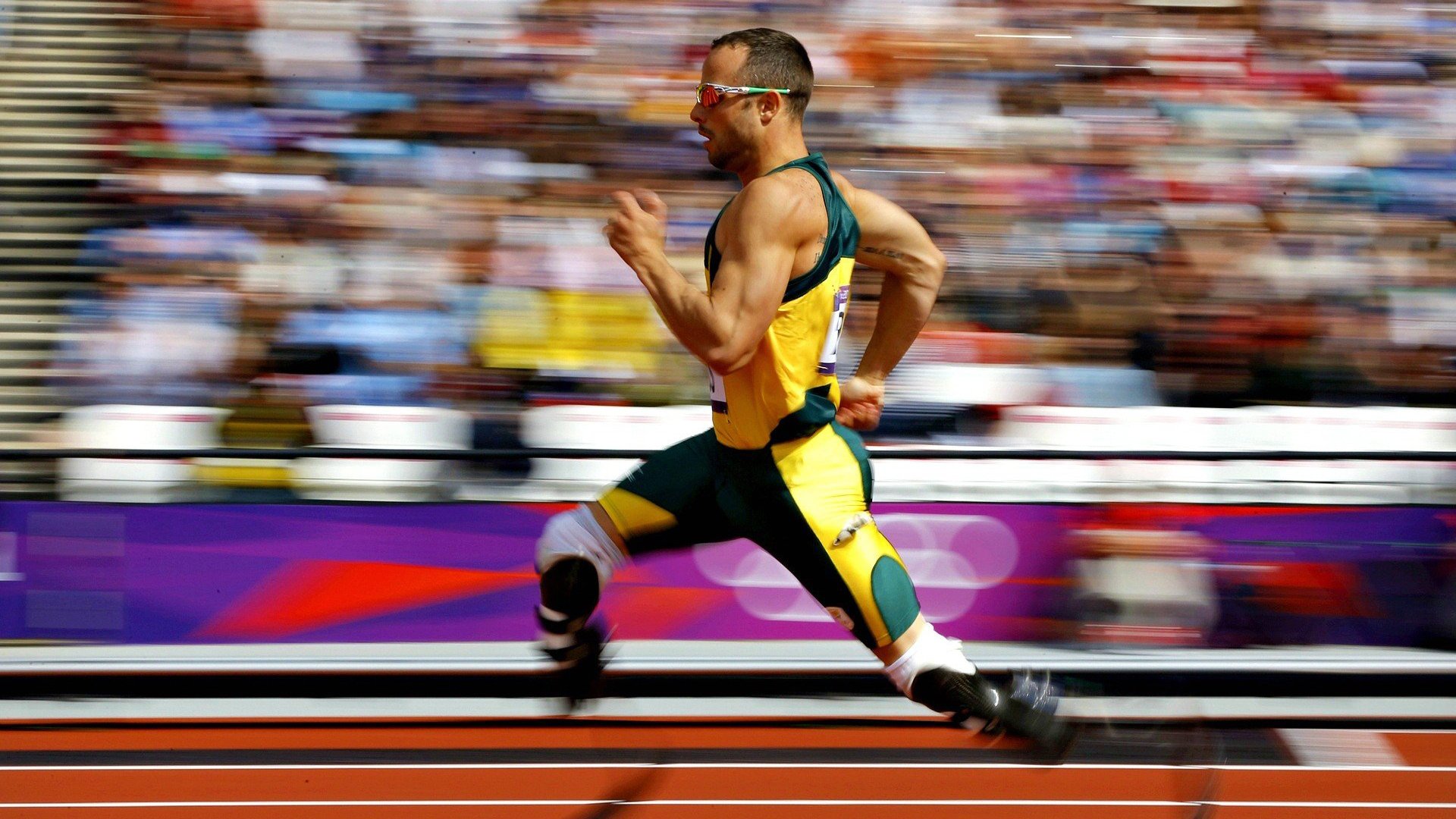 赛道与球场的双重奏，F1揭幕战悬念与篮网终结76人希望