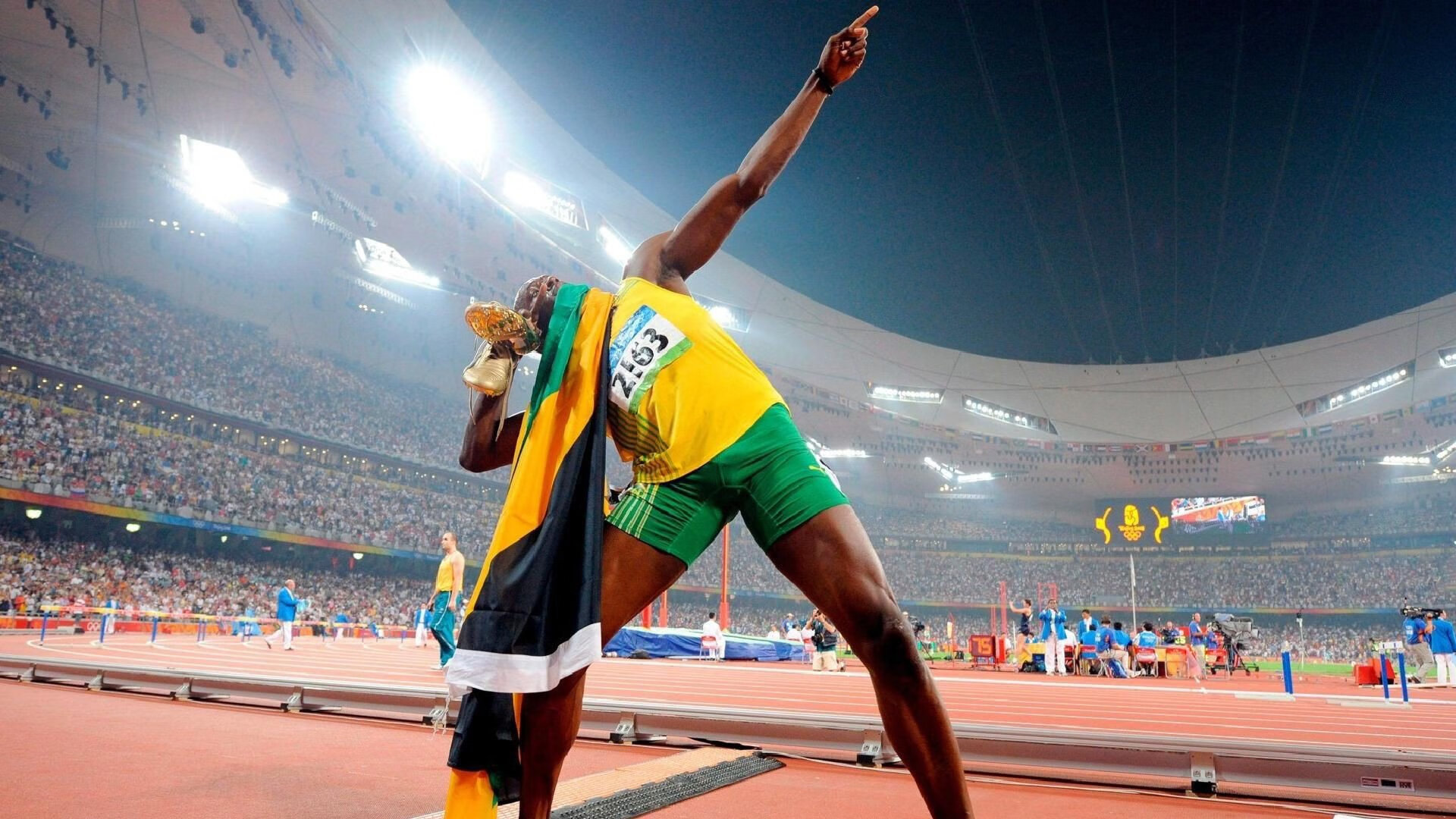 当梅西的统治力遇上苏格兰的炮火，一场跨越时空的战术对话